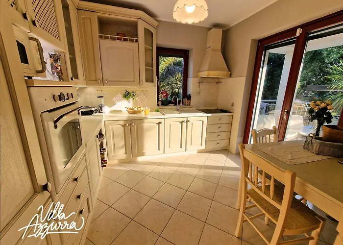 Azzurra * Башания